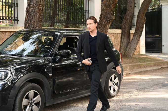 Να μ' αγαπάς