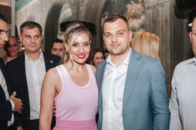 Χαμός για Μελέτη στη Γλυφάδα