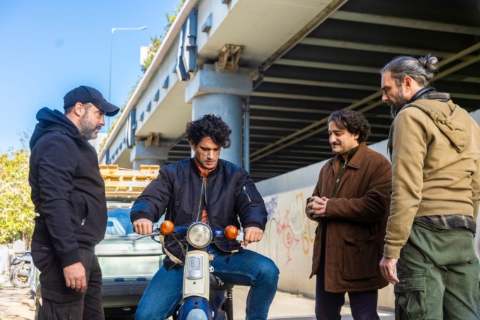 Είδαμε πρώτοι το "Ριφιφί" στην COSMOTE TV | 90s νεοΕλλάδα δια χειρός έντεχνου hitmaker