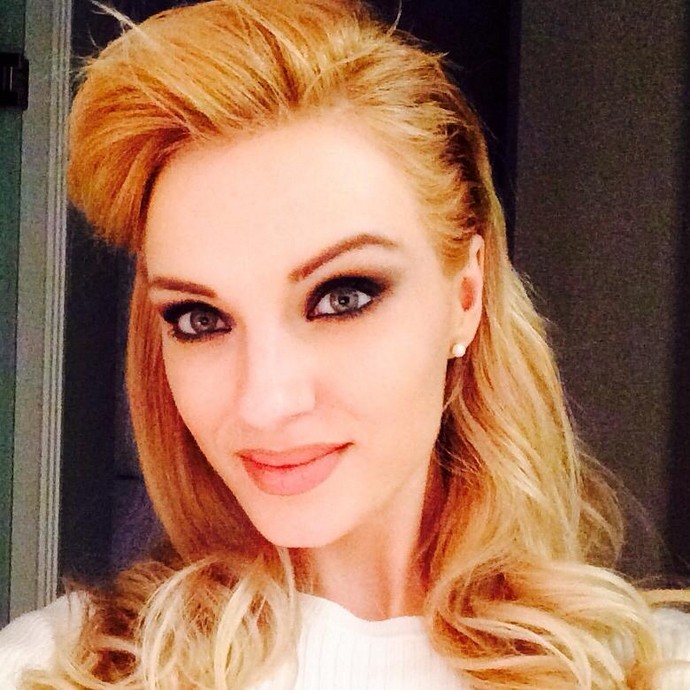 Η Τζούλια Του Mega Που Μοιάζει Στη Δούκισσα - εικόνα 15