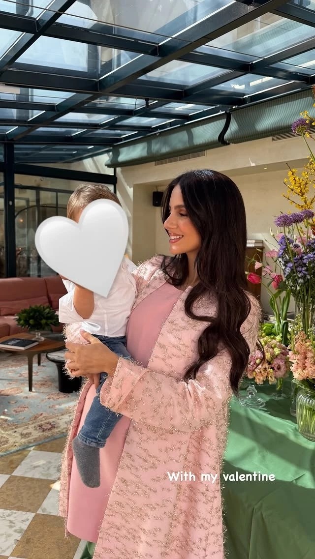 H Αλεξάνδρα Νίκα αγκαλιά με τον "Βαλεντίνο" της | Η πρώτη φωτογραφία με φουσκωμένη κοιλίτσα