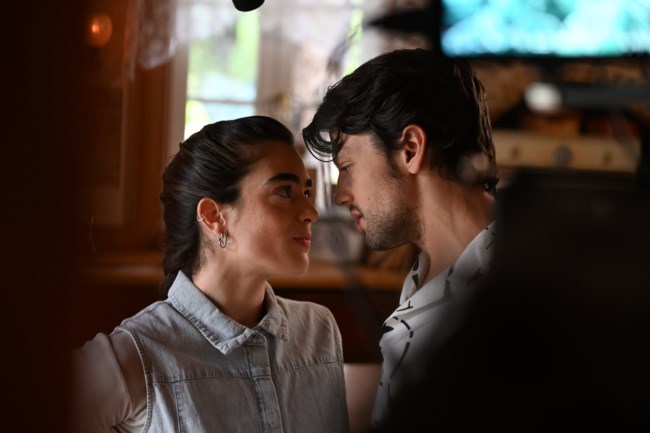 Να μ' αγαπάς