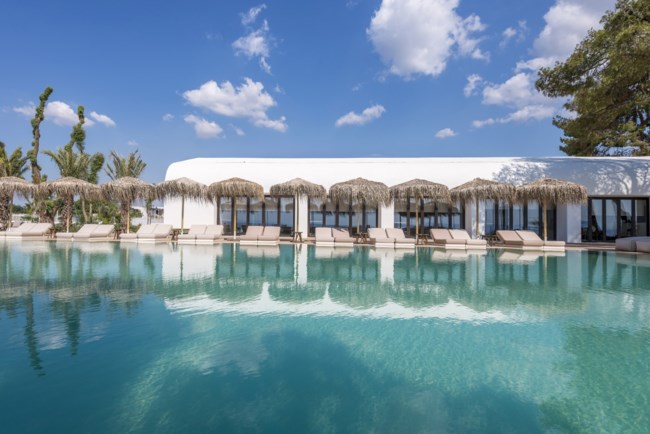 Isla-Brown-Corinthia