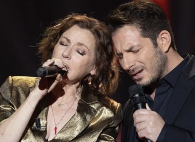 Γιώργος Περρής & Tina Arena