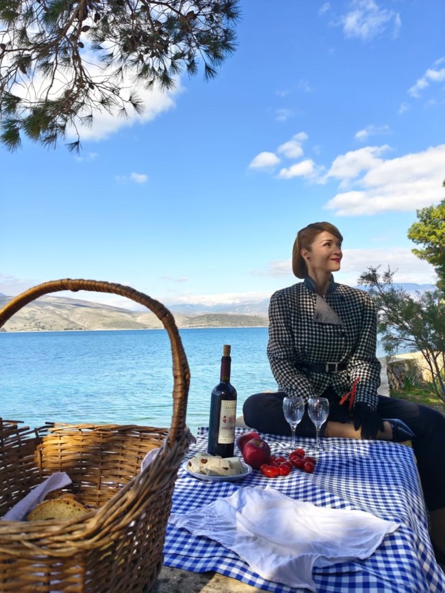 Στο Γαλαξίδι ταξίδεψε ο "Άγιος έρωτας" - Δείτε backstage από τα γυρίσματα