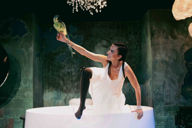 Η "Μ.Α.Ι.Ρ.Ο.Υ.Λ.Α." για 4 παραστάσεις  στη Θεσσαλονίκη