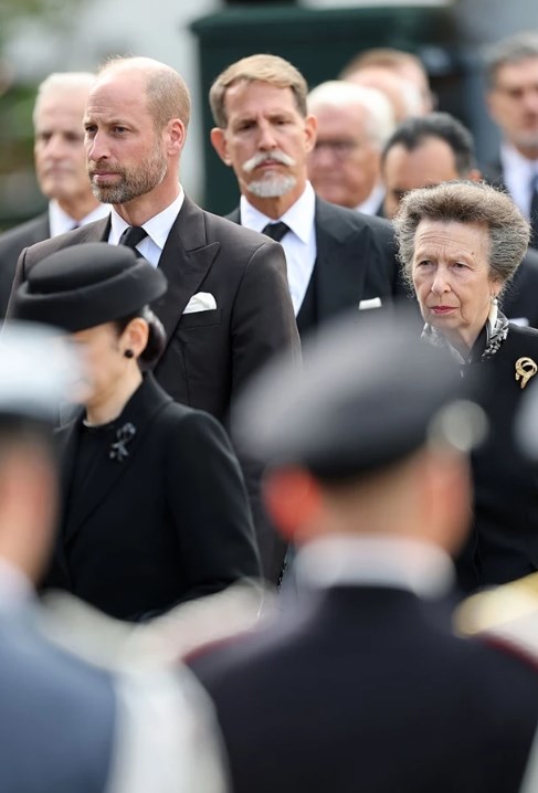 Ο Παύλος Ντε Γκρες στην κηδεία του βασιλιά Harald | Η κοινή εμφάνιση με τον πρίγκιπα William