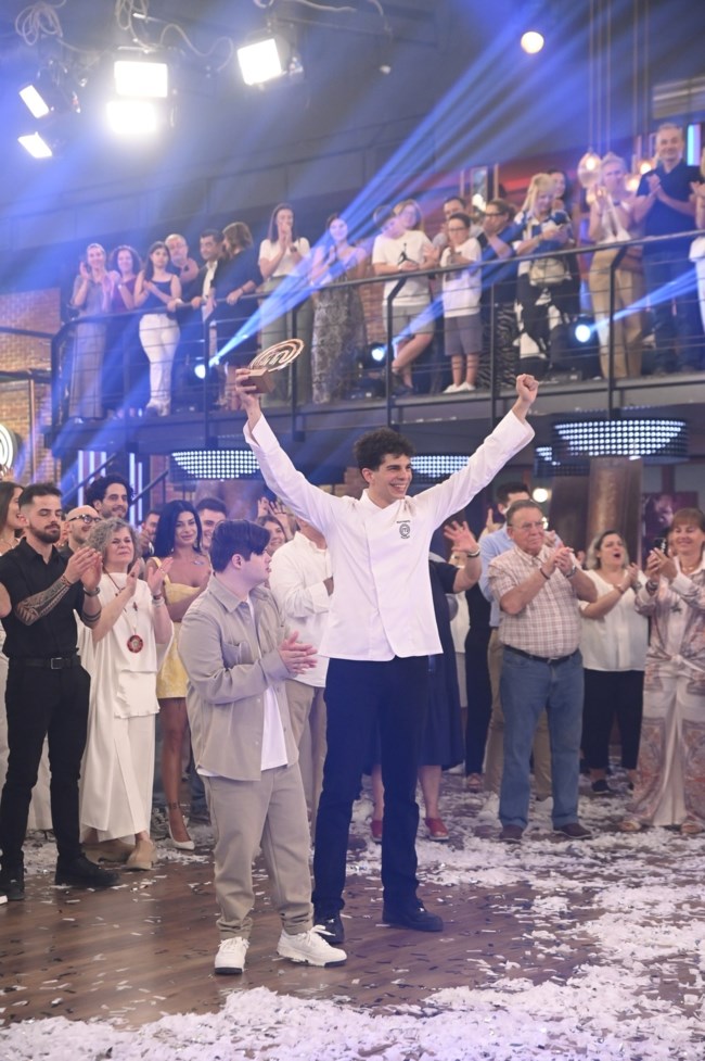 MasterChef 2025 | Ο Νέστορας Νέστορας είναι ο μεγάλος νικητής - Όλα τα στοιχεία για τον μεγάλο τελικό