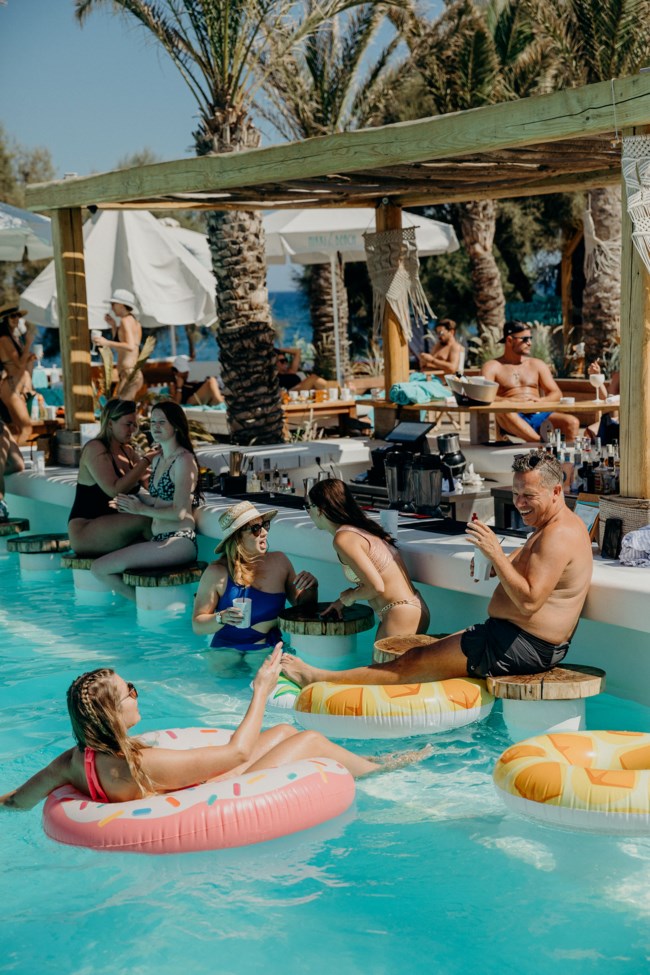 Nikki_Beach_Hotel_Santorini