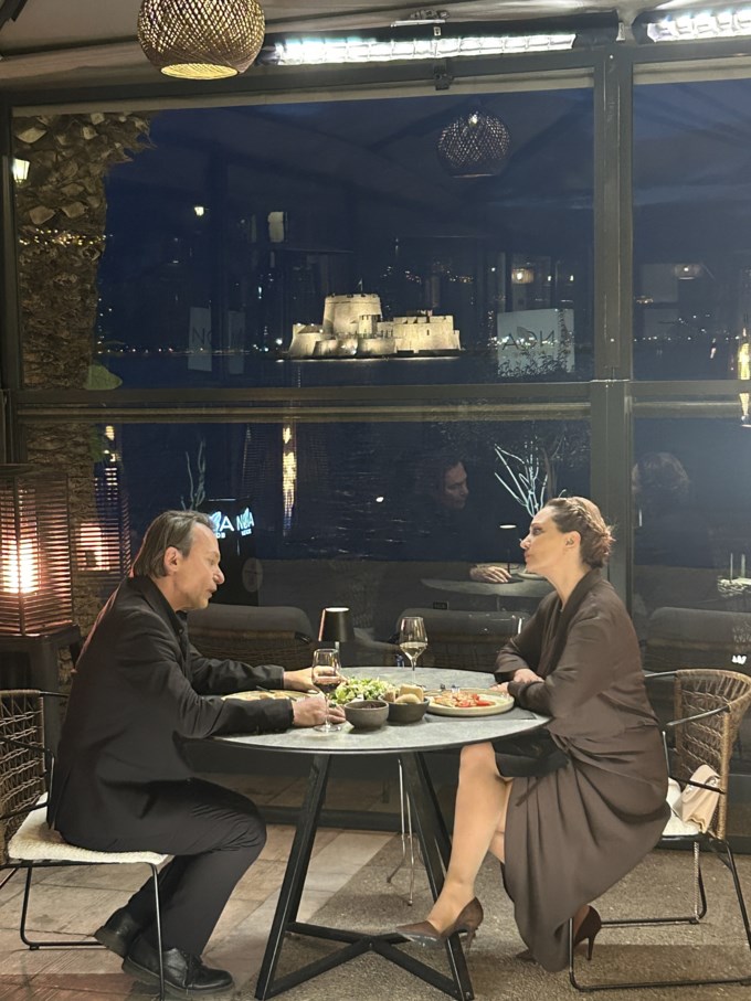 Να μ' αγαπάς