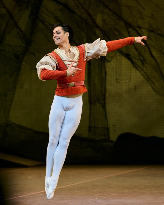 Οι κορυφαίοι χορευτές των Bolshoi και Mariinsky συναντιούνται στην Αθήνα