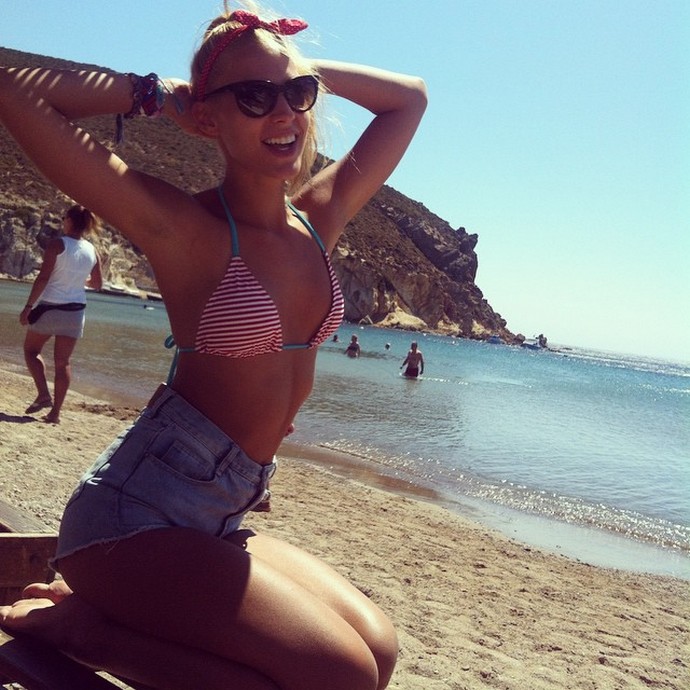 Κυρίες Και Κύριοι, Η Μαντώ Γαστεράτου - εικόνα 6