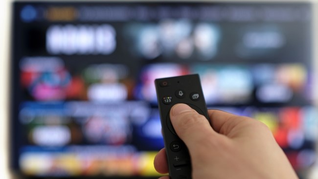 Tv news | Η κίνηση ματ στο νέο πρόγραμμα της ΕΡΤ για να "χτυπήσει" τον ανταγωνισμό & η πρεμιέρα των "Ράδιο Αρβύλα"