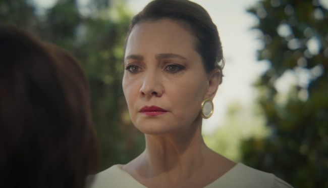 Να μ' αγαπάς