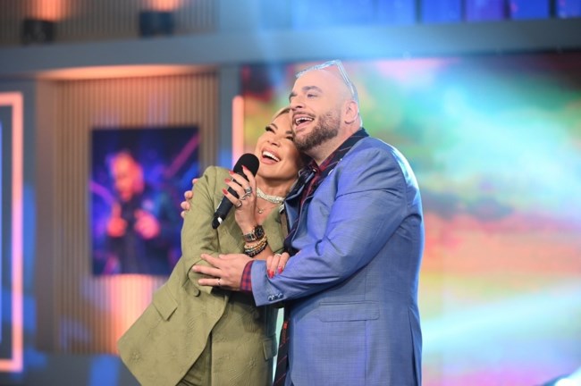 Η Μαριάντα Πιερίδη στην Αγκαλιά του Φάνη