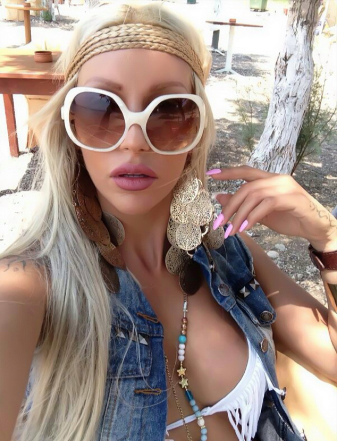 Το Καλοκαίρι Και Οι Περιπέτειες Της Ζέτας Θεοδωροπούλου Συνεχίζονται