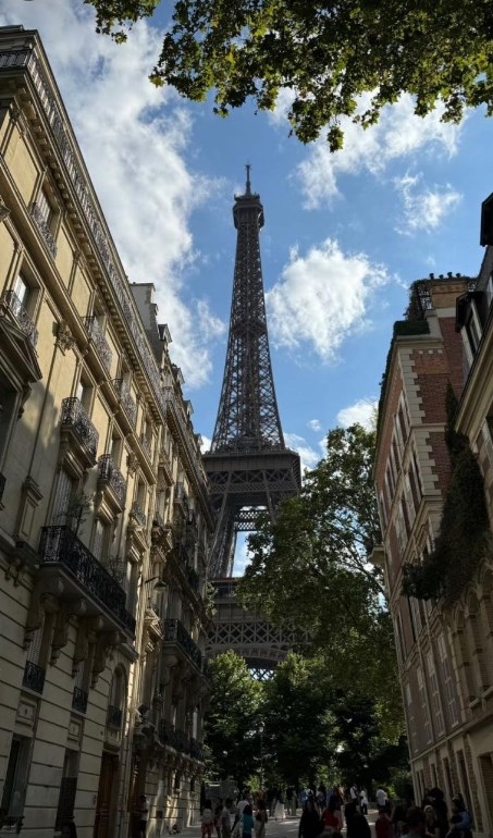 Στο Παρίσι η Κατερίνα Καινούργιου με τον νέο της σύντροφο - Οι φωτογραφίες που τους «πρόδωσαν» 2 Κατερίνα Καινούργιου