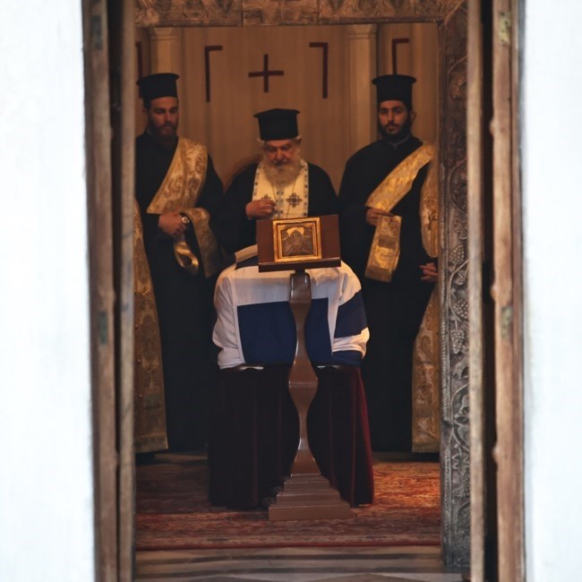 Πριγκίπισσα Ειρήνη: Λαϊκό προσκύνημα στο παρεκκλήσι της Μητρόπολης - Στο Τατόι η ταφή της [εικόνες - βίντεο]