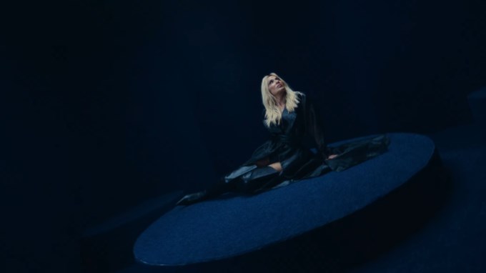 H Άννα Βίσση ενώνει τις δυνάμεις της με συνεργάτη του Harry Styles για το "AIGAIO"