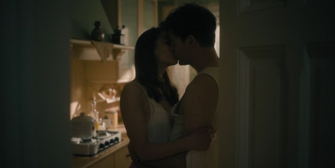 Το Σπίτι Δίπλα Στο Ποτάμι | Η Θεοδώρα πιάνει επ’αυτοφώρω τη Μελισσάνθη!