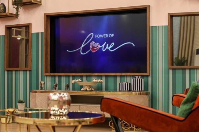 Το Power of Love έρχεται απόψε στις οθόνες μας με οικοδέσποινα την Κατερίνα Καραβάτου