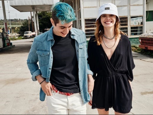 Superdry Spring Summer ’22 | Η καμπάνια της νέας συλλογής του brand με πρωταγωνιστή τον Good Job Nicky