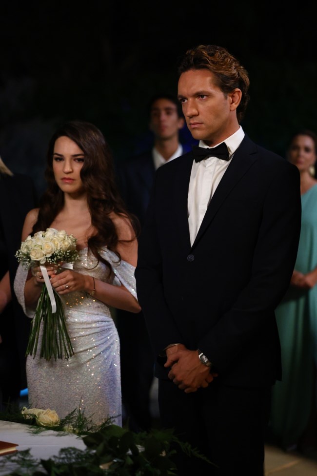 Να μ' αγαπάς