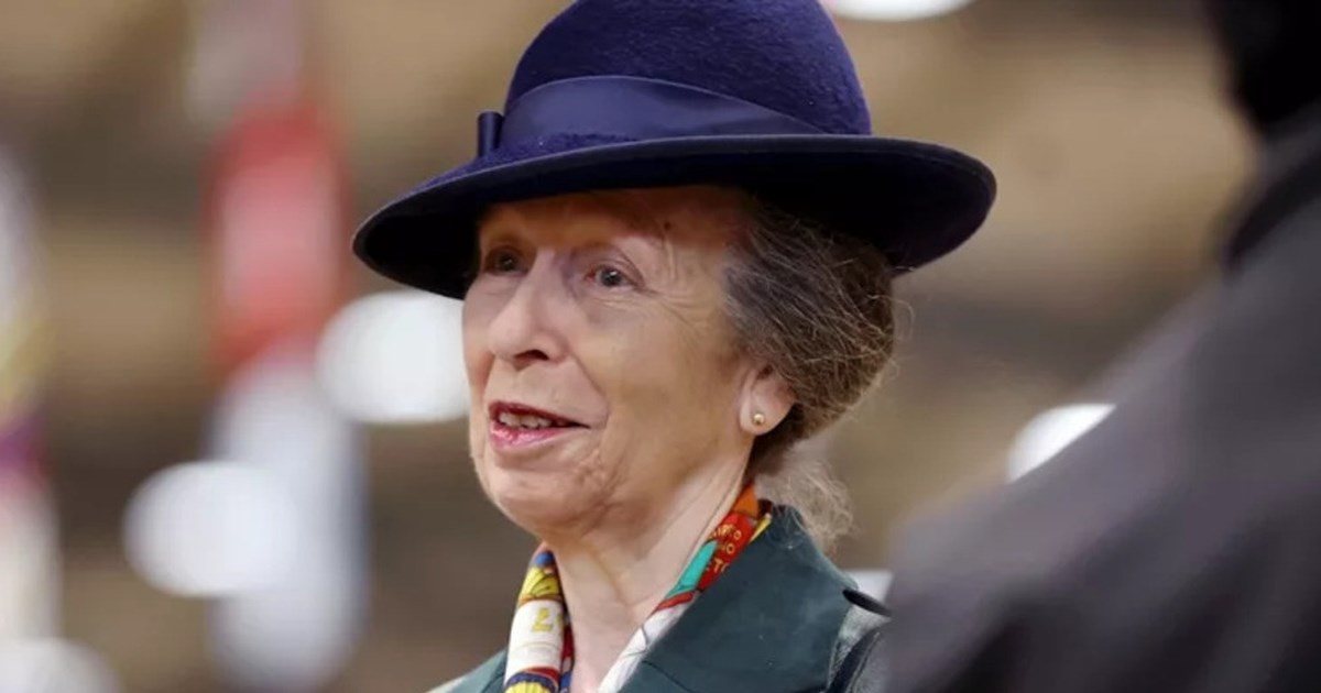 Πριγκίπισσα Άννα | Γιατί δεν έχει εγκαταλείψει τον εξόριστο αδελφό της, Andrew;