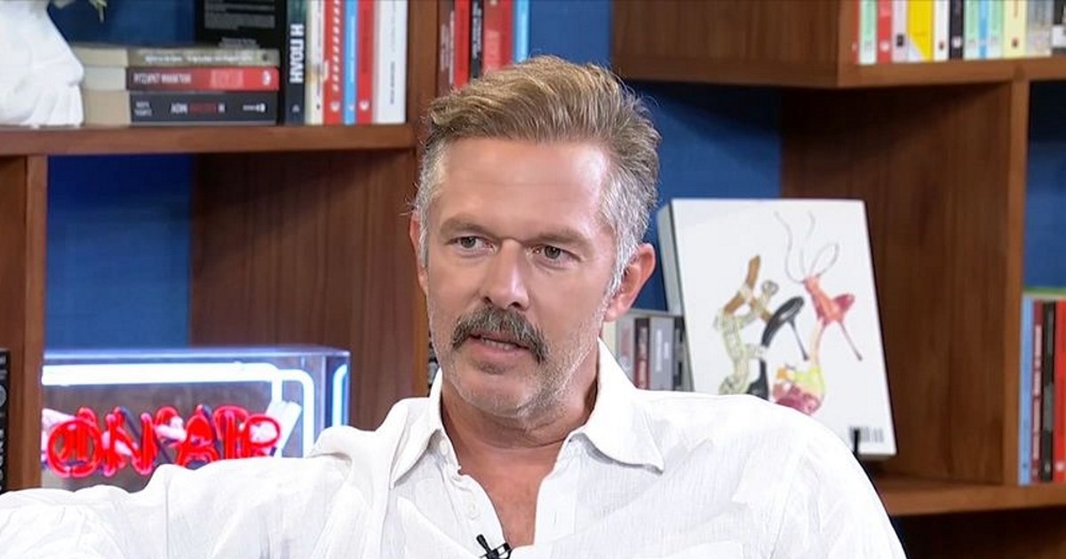 Χρήστος Λούλης: “Στην αρχή της καριέρας μου λόγω της εμφάνισής μου την ψώνισα – Κατά μία έννοια δεν την έχω ξεψωνίσει ακόμα. Πάντα θα είμαι ψώνιο για κάτι άλλο”