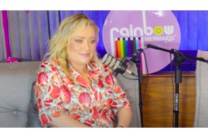 "Η Μίρκα μου" | Η Ιωάννα Ασημακοπούλου μάς βάζει στα γυρίσματα της σειράς το "Σόι σου" - εικόνα 2