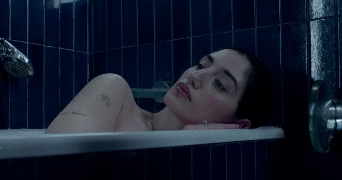 Η Ellize συγκλονίζει επανέρχεται με μια ιστορία που δεν ξεχνιέται