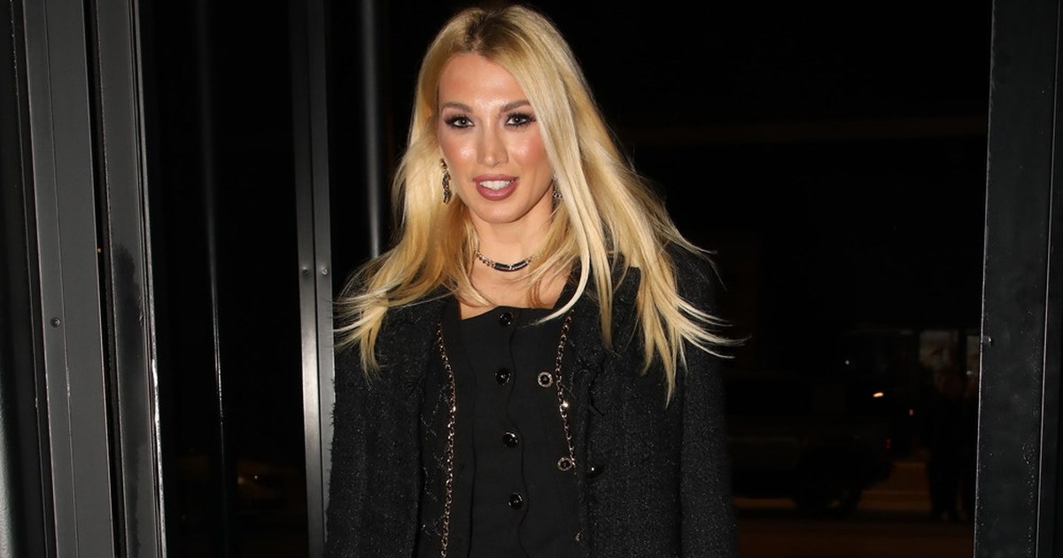 Κωνσταντίνα Σπυροπούλου | Η παιχνιδιάρικη λαμπάδα του Βλάσση της για την Ανάσταση