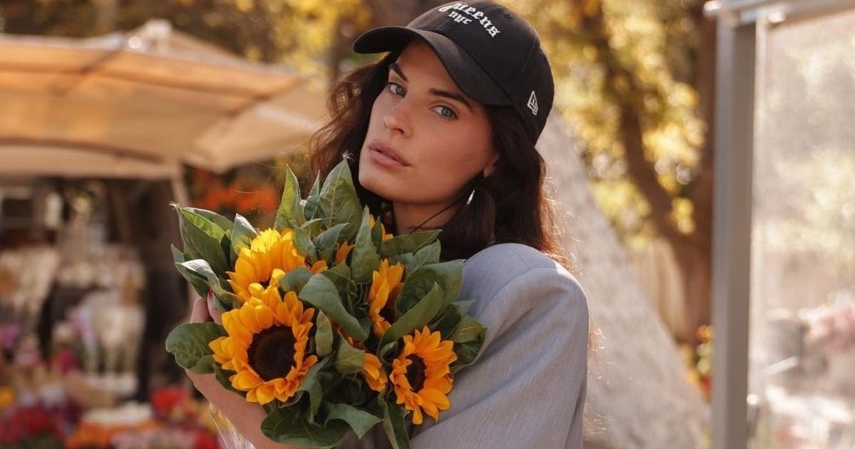 Χριστίνα Μπόμπα | Το girly island look της με ολόσωμο μαγιό που θέλουμε να αντιγράψουμε