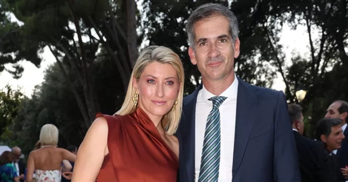 Η Σία Κοσιώνη αγκαλιά με τον Κώστα Μπακογιάννη: 