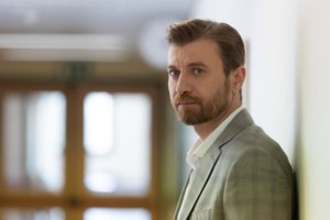 Η Γωγώ Καρτσάνα μάς συστήνει τον τηλεοπτικό "Βαγγελάκη" από το "Σόι σου" - εικόνα 4