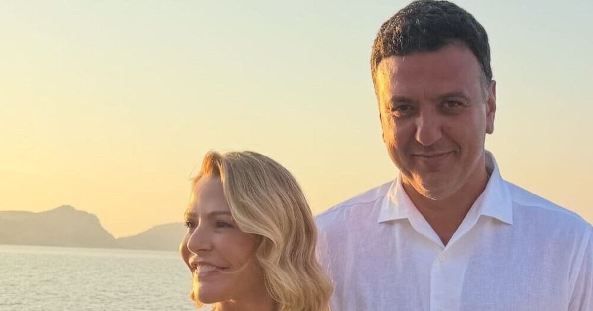Τζένη Μπαλατσινού | Το ζεϊμπέκικο στο γαμήλιο πάρτι της κόρης της με τον Πέτρο Κωστόπουλο & το ενσταντανέ με τον Βασίλη Κικίλια