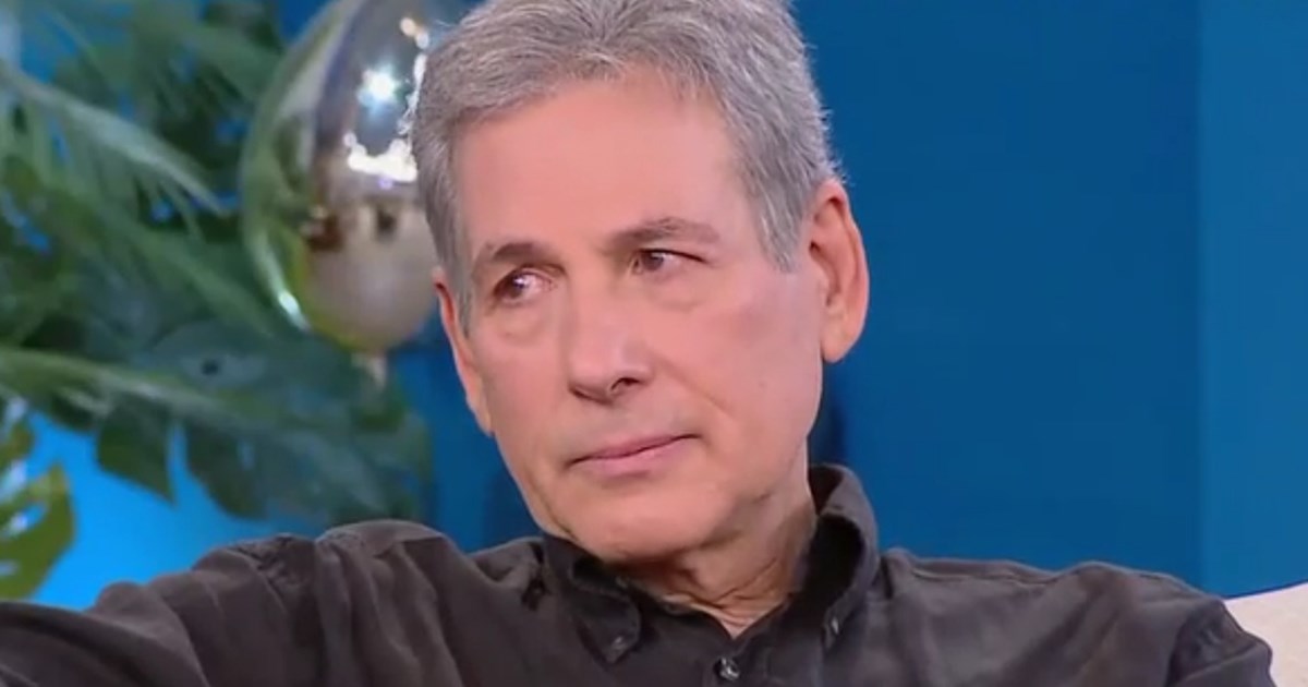 Δάκρυσε ο Θάνος Καληώρας: "Αναγκάζομαι να μιλήσω, θέλει δεν 
