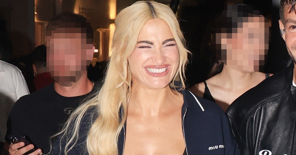 Η Ιωάννα Τούνη σε βραδινή έξοδο με καλή παρέα στη Μύκονο