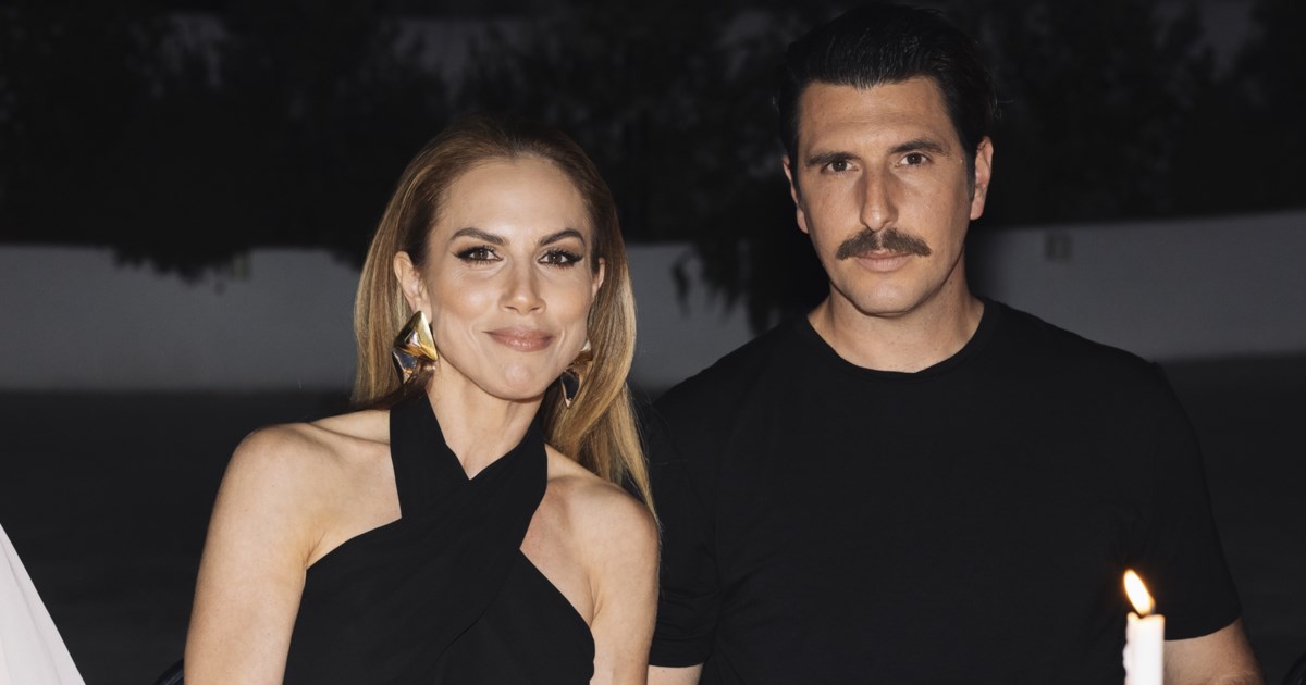 Ντορέττα Παπαδημητρίου και Γιώργος Γεροντιδάκης ανταλλάσσουν τρυφερό φιλί στη Μύκονο