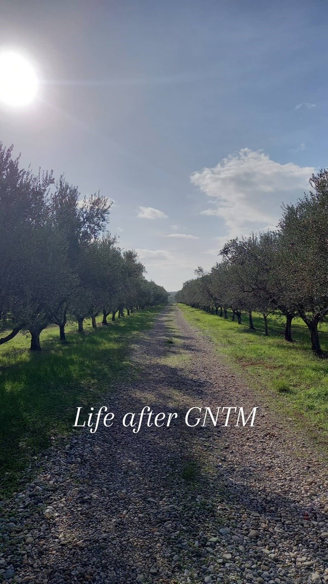 Μετά το GNTM, ο Άγγελος Μπράτης επέστρεψε στο χωριό