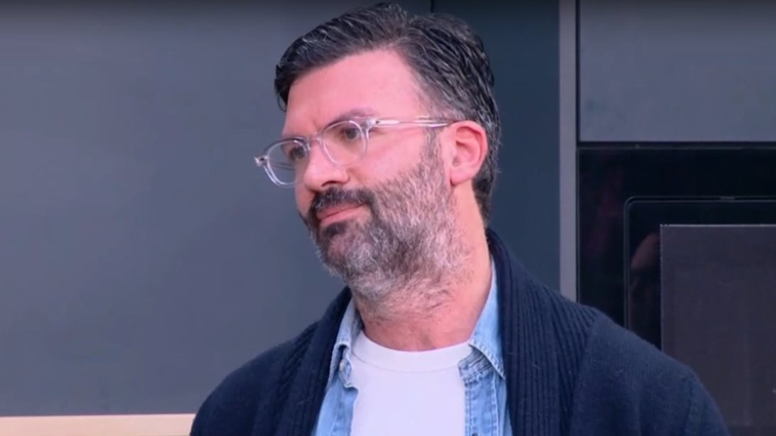 Ο Γιώργος Παπακώστας στην Ελένη Μενεγάκη για τη ληστεία στο μαγαζί του: &quot;Σε τι κοινωνία θα φέρω τα παιδιά μου&quot;