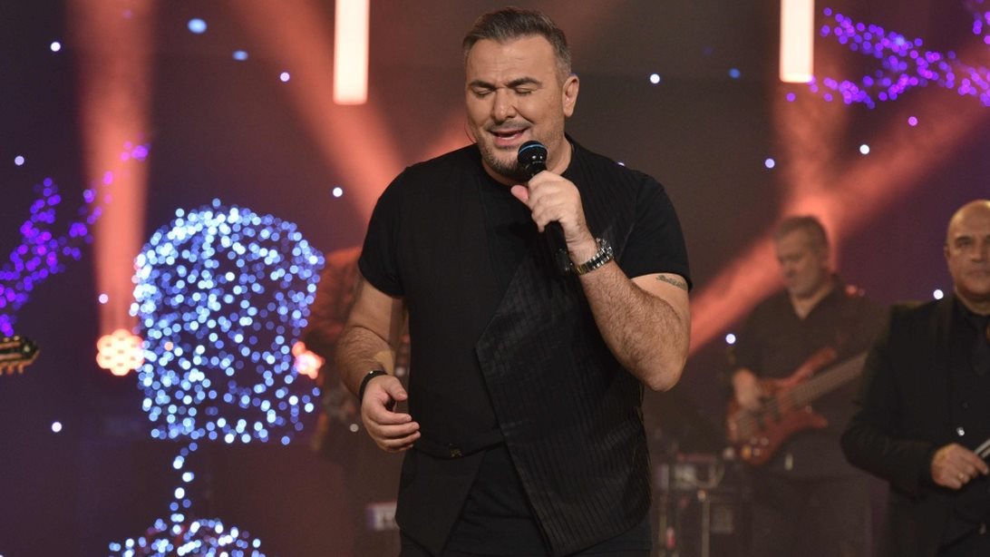 Δείτε αποκλειστικό απόσπασμα από την "Πρωτοχρονιά με τον Αντώνη Ρέμο και τη Ρούλα Κορομηλά"