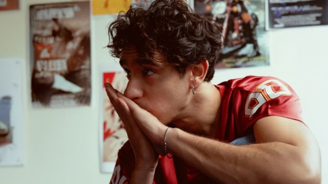 Ο Μάριος Ψαριανός παρουσιάζει το πρώτο μέρος του album του &quot;Εποχή Της Αποσύνδεσης&quot;