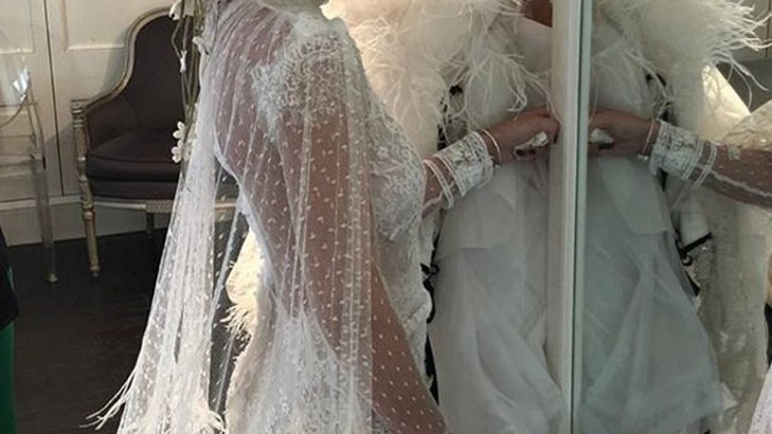 Αθηνά Οικονομάκου: Οι πρώτες εικόνες με το νυφικό της
