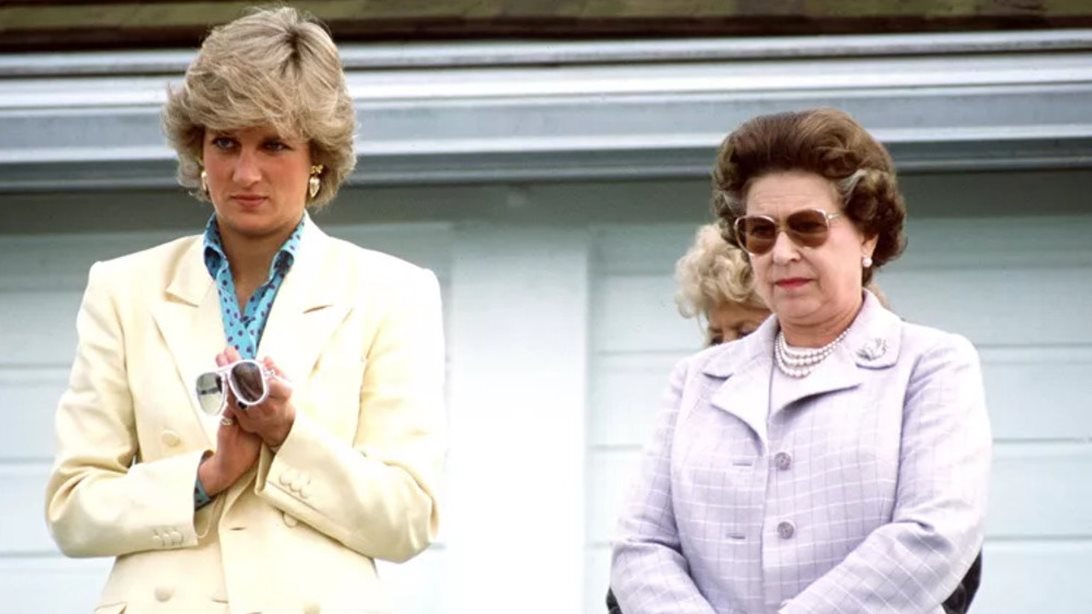 Όταν η πριγκίπισσα Diana έκανε παρατήρηση στη βασίλισσα Ελισάβετ | Το άγνωστο σκηνικό ανάμεσα στις δύο γυναίκες