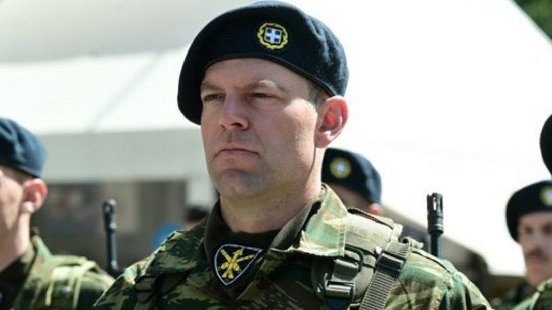 Κασσελάκης: Ολος ο ΣΥΡΙΖΑ στο μεγάλο πάρτι γενεθλίων στου Ψυρρή - Χαμογελαστός άνοιξε τα δώρα και δήλωσε έτοιμος