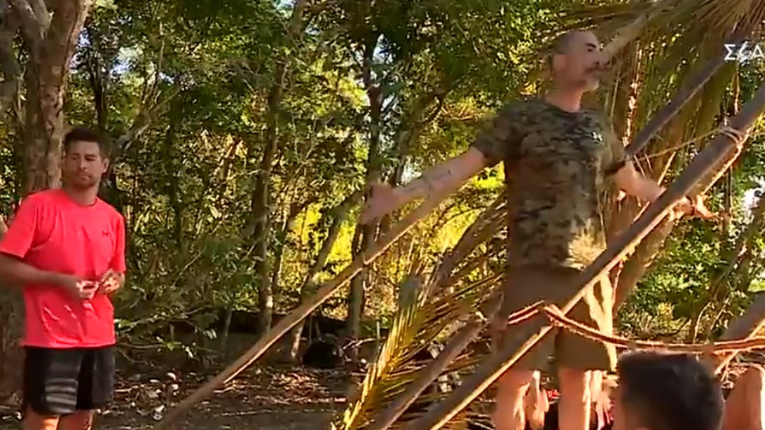 "Survivor" | Εκτός εαυτού ο Βαλάντης: "Είμαι μεγαλύτερός σου, θα με σέβεσαι"