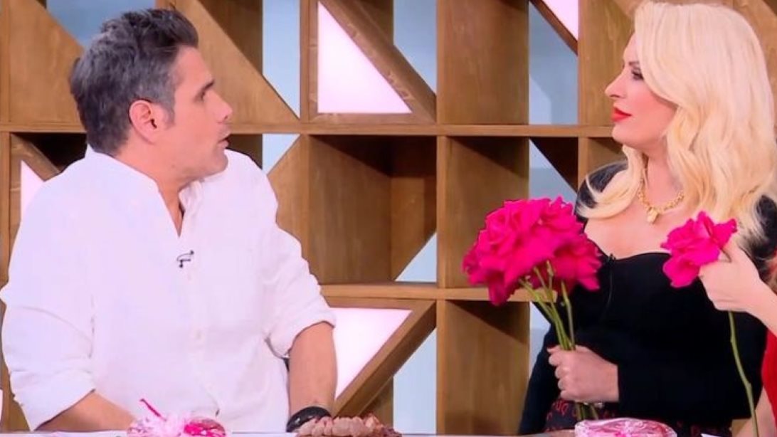 Ελένη Μενεγάκη: "Ένας πολύ δικός σου άνθρωπος είπε  ότι έχεις κορίτσι" - Η αντίδραση του Δημήτρη Ουγγαρέζου