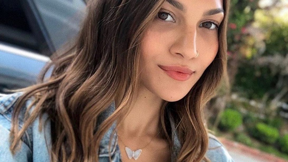 Honey Brown: Το χρώμα μαλλιών που θα λατρέψουν οι μελαχρινές φέτος
