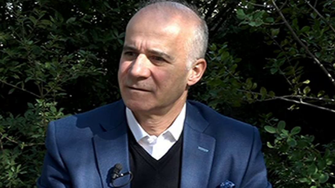 Γιώργος Μητσικώστας: Η αποχή από την τηλεόραση, η συνεργασία με την ΕΡΤ που έληξε άδοξα &amp; το σουηδικό μοντέλο σχέσης!